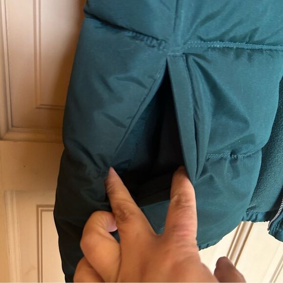 OLD NAVY Women Sz Medium Wool Blend Puffer Vest Green Quilted Zip Up Fleece - Picture 4 of 14